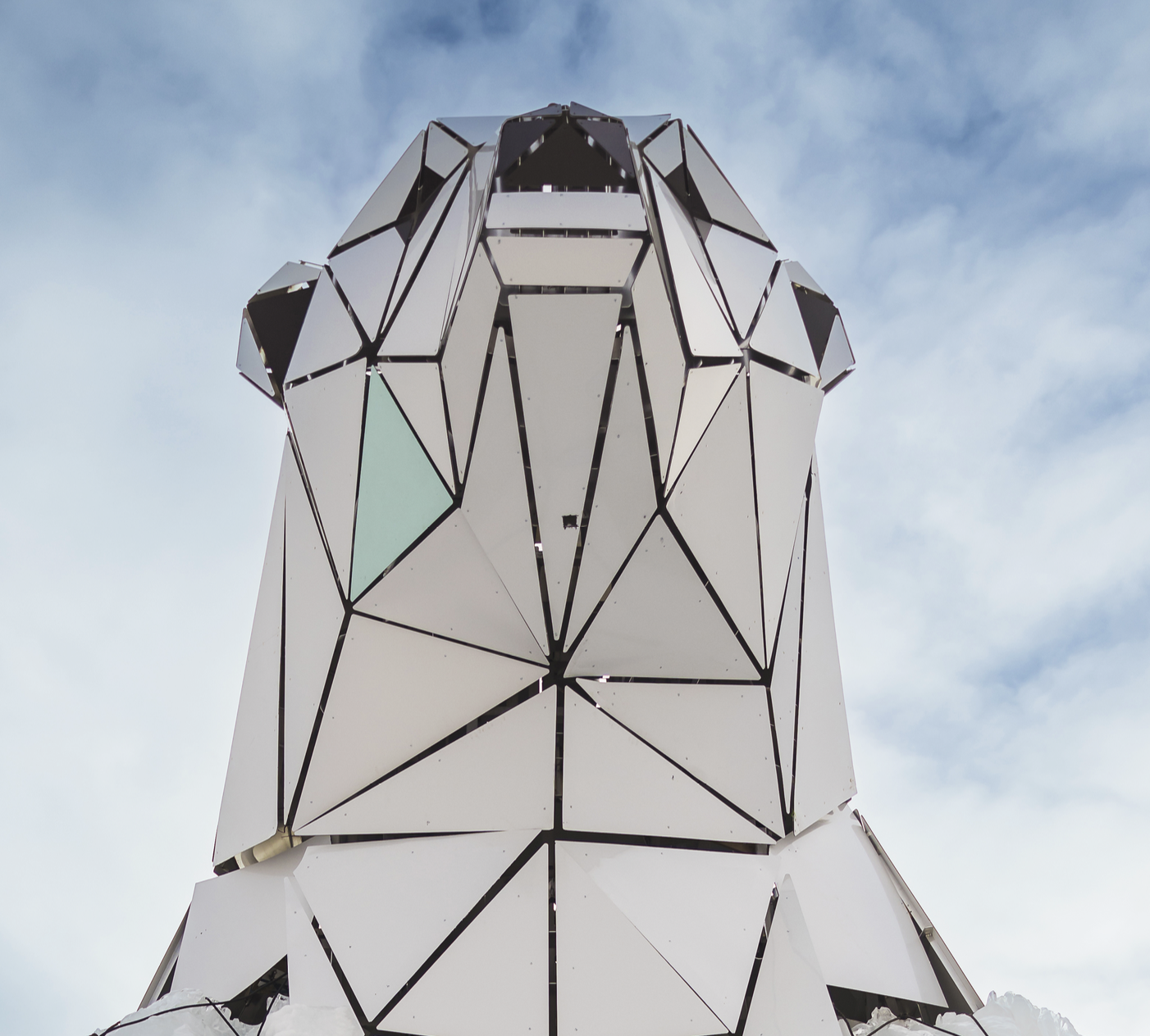 L'ours Nanouk vue du bas