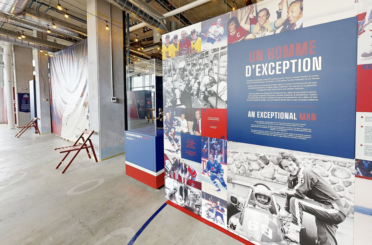 Exposition muséographique de Studio Overall présentant des photos et textes sur un joueur de hockey.
