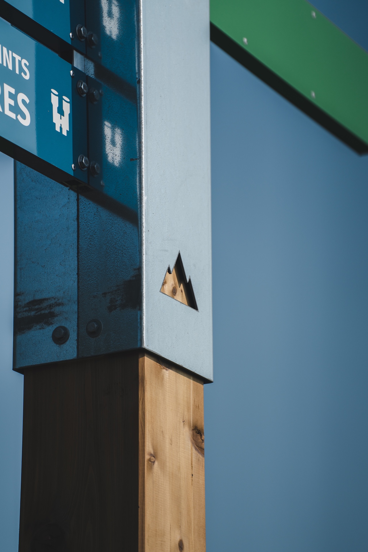 Image de studio overall signaletique mont orford hr 008 par Studio Overall